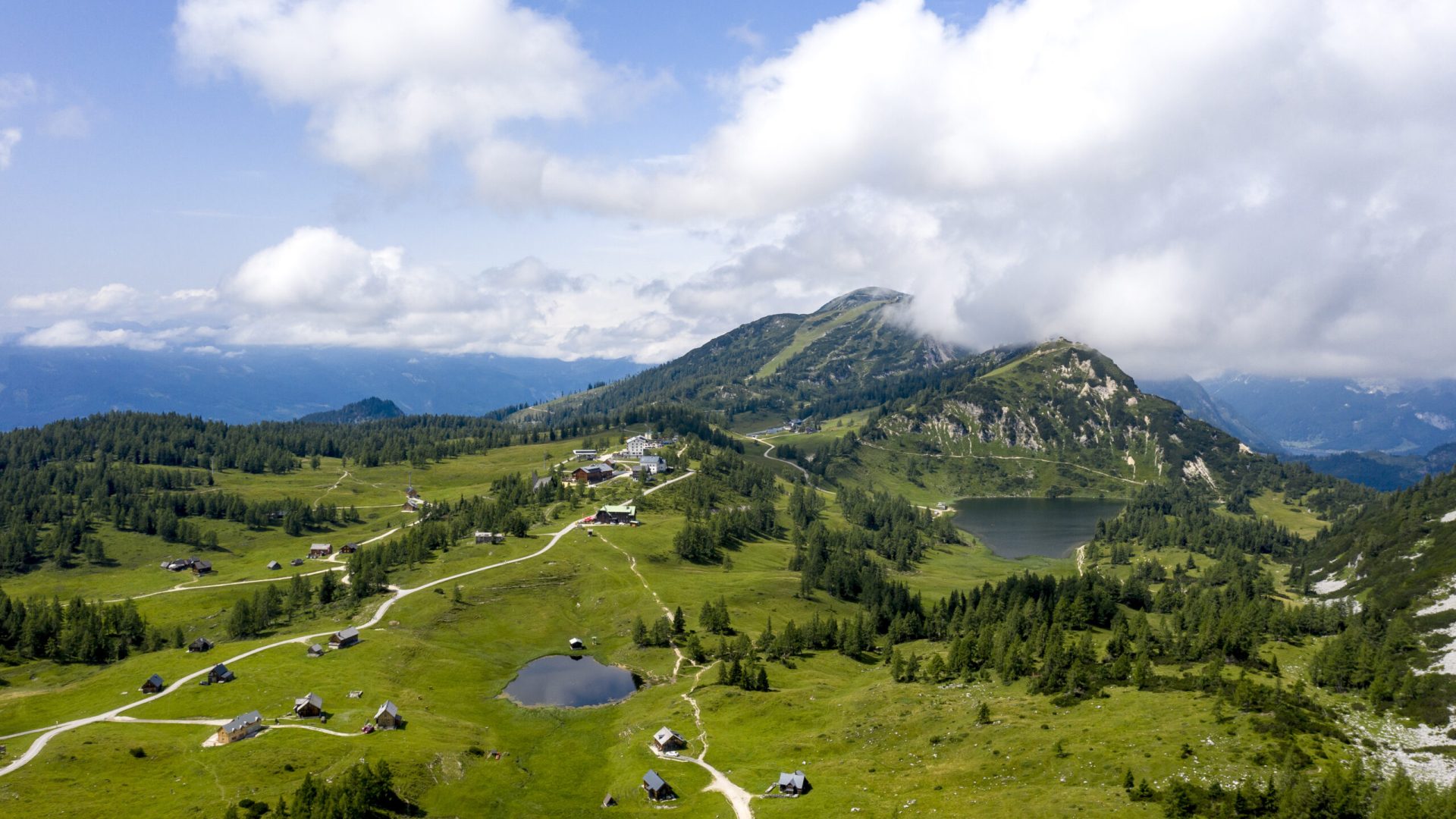 gGsoDE0DA9pn-Drohnenaufnahmen-Tauplitzalm_11_c-TVB-Ausseerland-Salzkammergut-Tom-Lamm